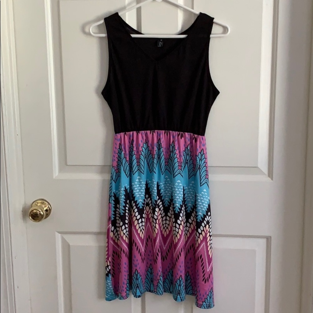 Kivenst High Fashion Dress - EUC